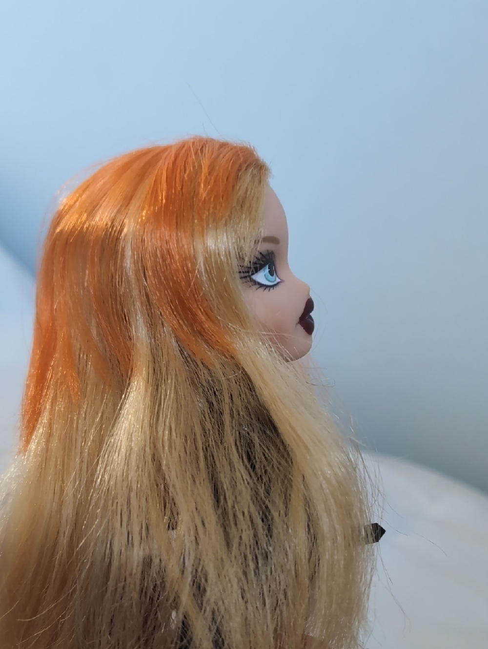 Bratz Cloe Pretty N Punk 1st Edition Fashion Doll with Black London Outfit - Picture 5 of 6